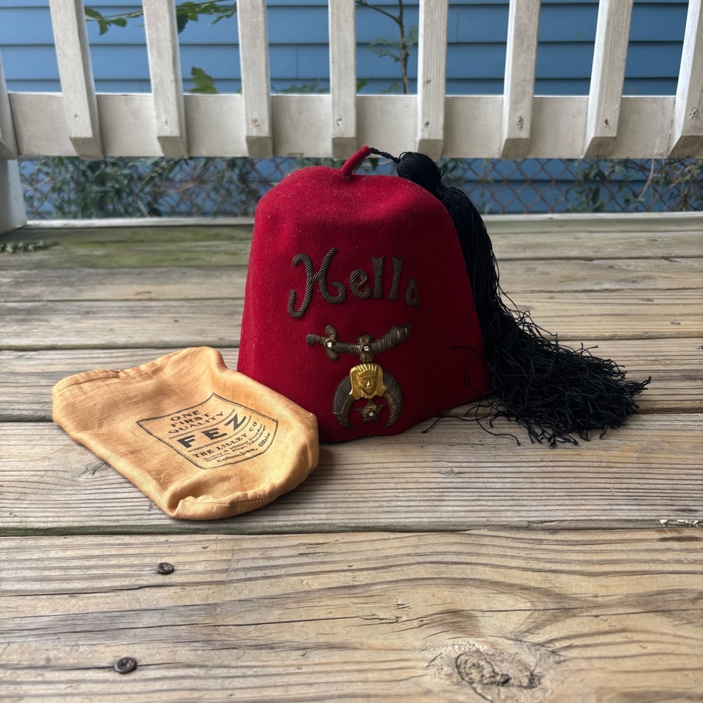 VTG ‘50s Masonic Shriners Fez with Tassel